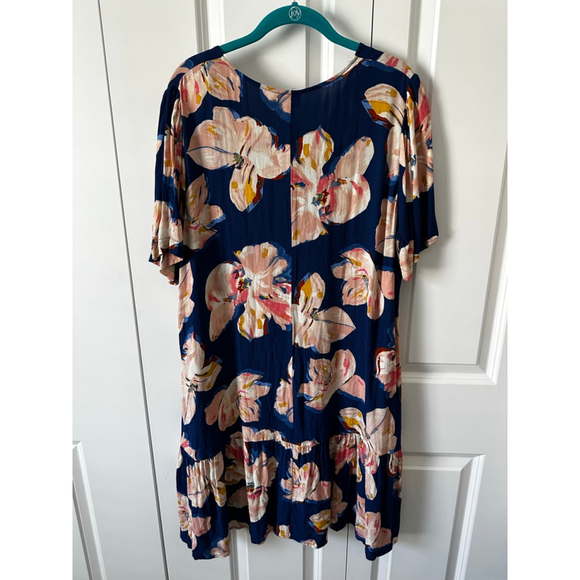 Women's A New Day Navy Floral V-Neck Tiered Dress XL - Picture 2 of 8